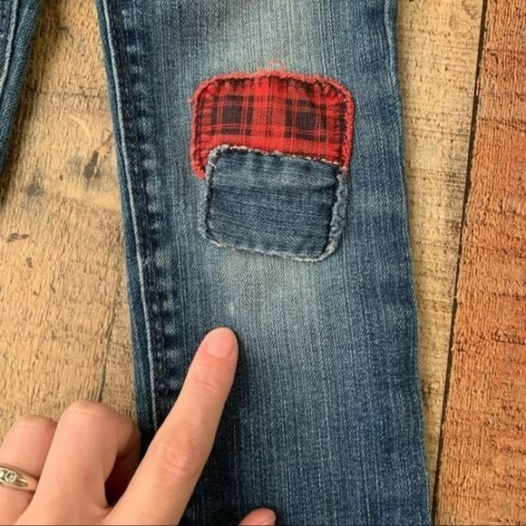 Baby girl gap fall red and black Buffalo plaid patch mini skinny jeans - Picture 2 of 9
